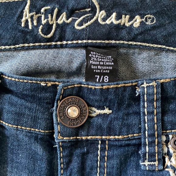 Ariya Flare Jeans- size 7/8 - Picture 3 of 4